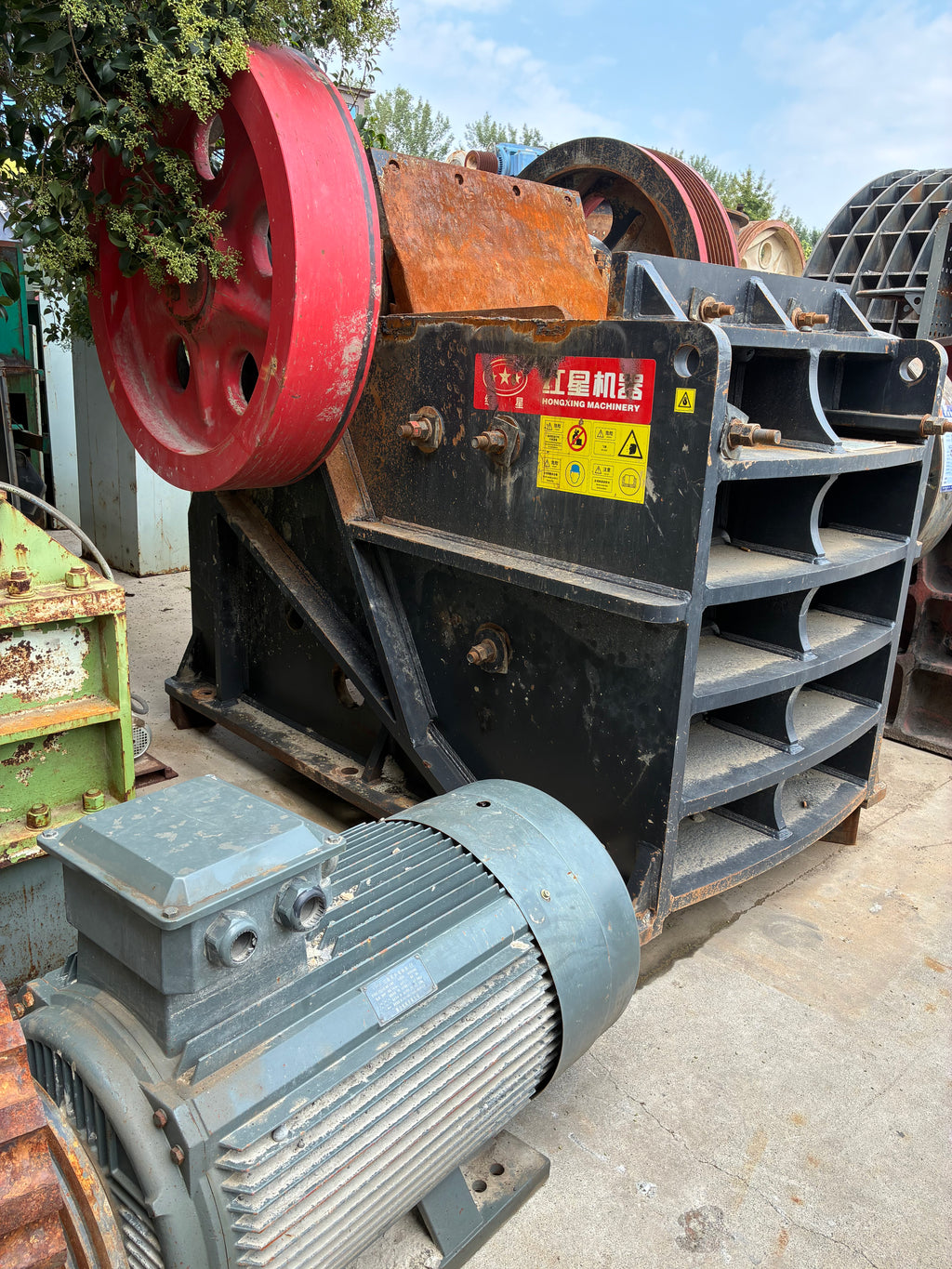 USED Hongxing HD98 Jaw Crusher